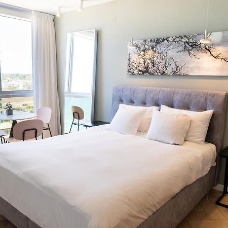 Lex Home In A Luxury Hotel Herzelia Екстериор снимка
